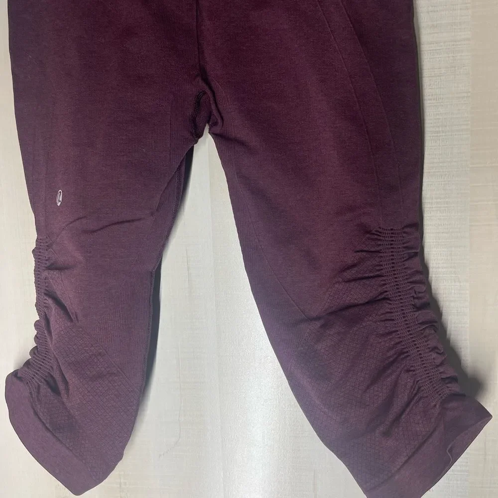 Lululemon In The Flow‎ Crop II Bordeaux burgundy heather leggings knee length, 6